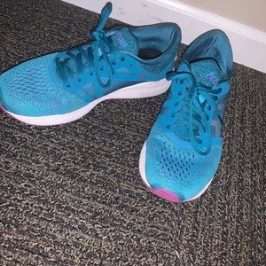 ASICS ROADHAWK WOMENS